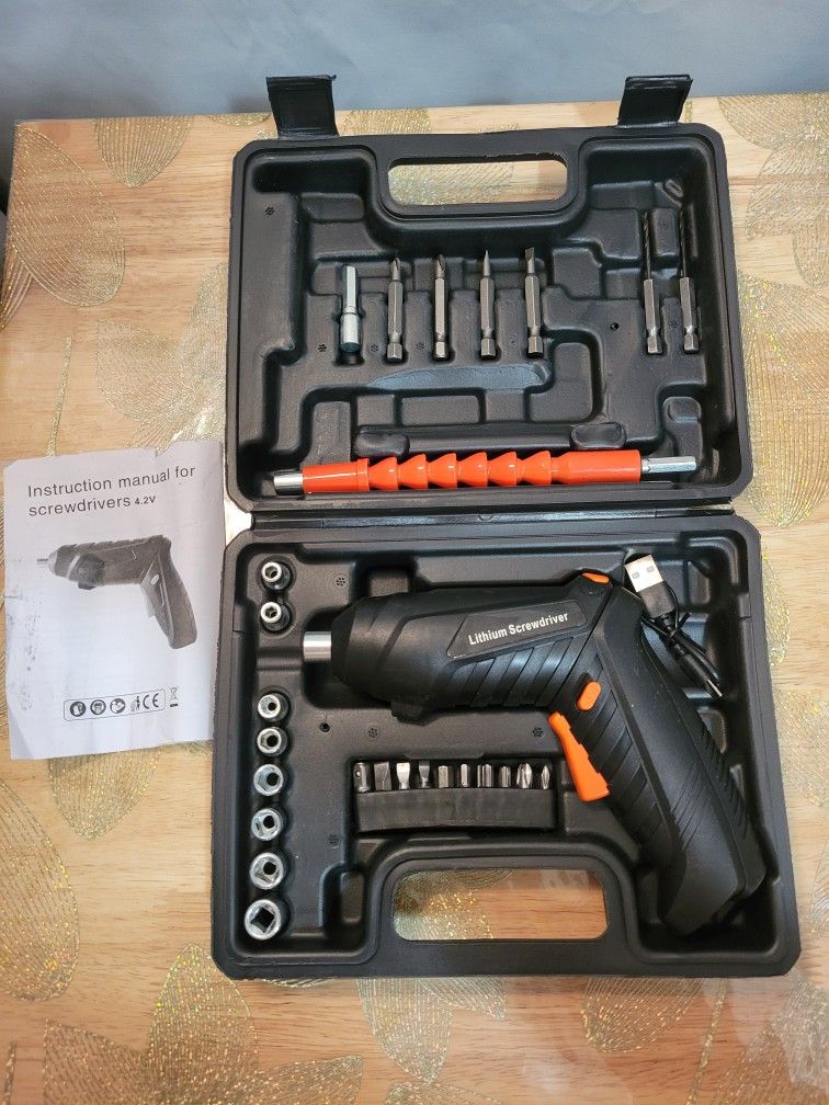 Lithium Screwdriver Kit w/ Case. New