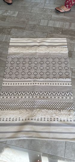 Grey Accent Rug BRAND NEW