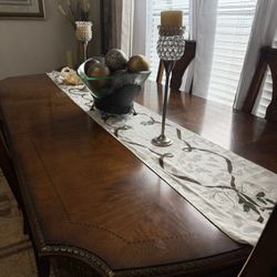 Dining Room Table 