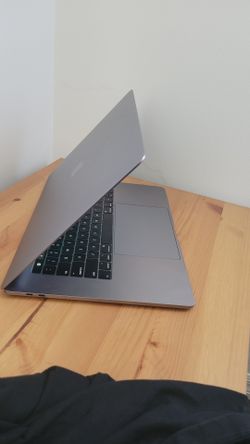 Apple MacBook Pro Space Gray 15-inch 2017 16 GB ram 1 TB hardrive with charger