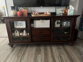Fully Wood Entertainment Center