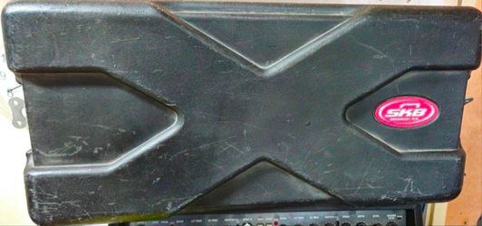 USED SKB Rack Case 4 space includes 2 single space grills, front and back covers.