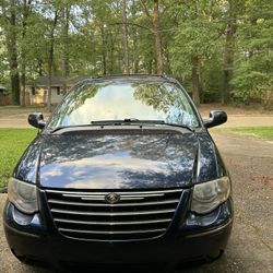 2005 Chrysler Town & Country