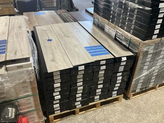 ‼️1st Quality Luxury Vinyl‼️  😯  $1.94 per sqft😯 📍24.16 /sqft/box📍 THICKNESS: 5 mm (with 1mm high density IXPE pad)  PROTECTION: Ultimate Shield S