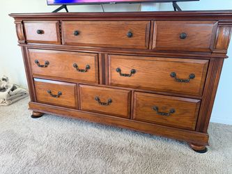 Large Wood Dresser with 7 Drawers with night stand