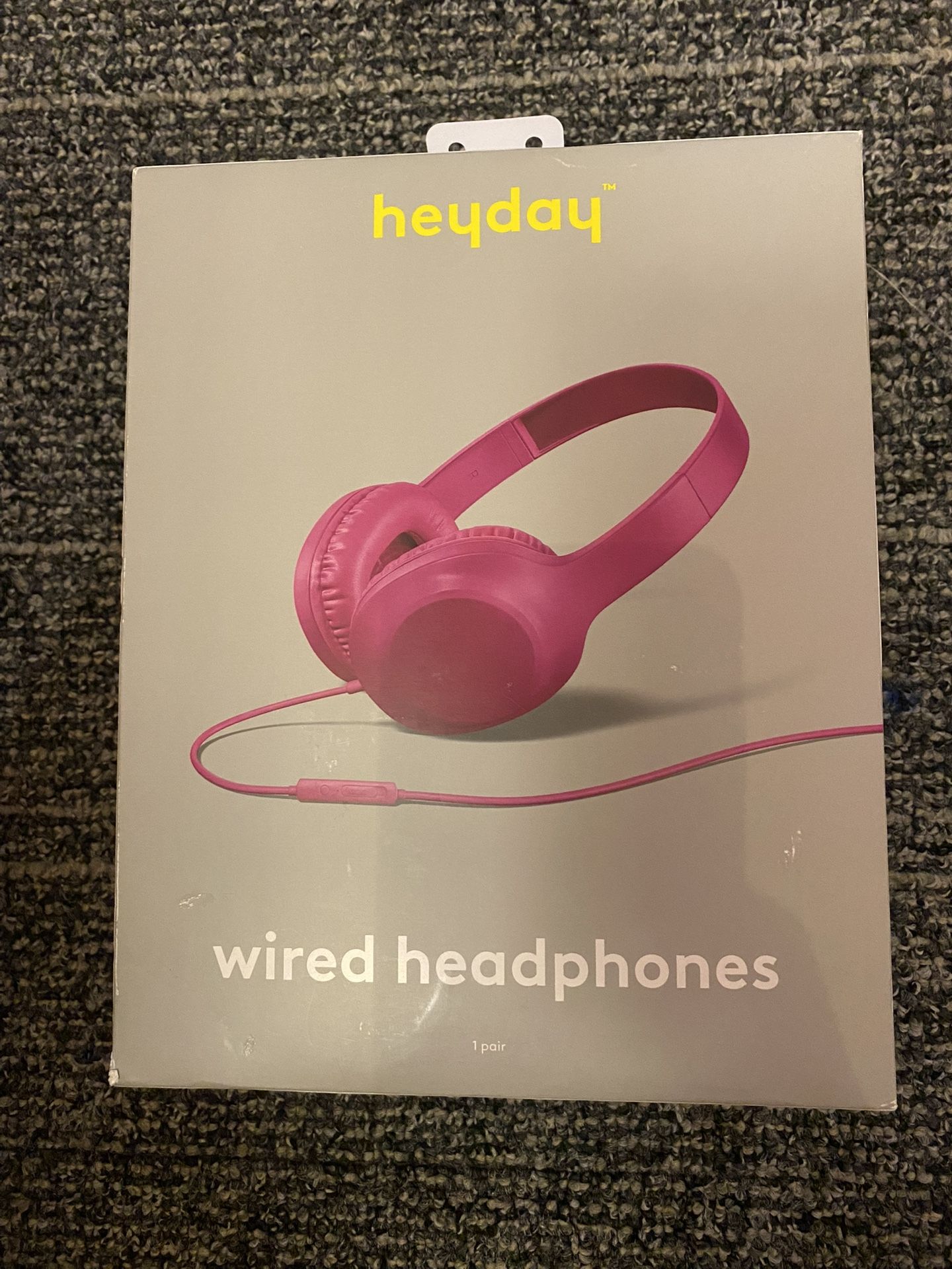 Pink wired Headphones