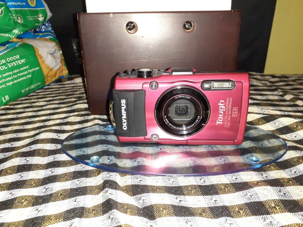 Olympus - Tough TG-6 12.0-Megapixel Water-Resistant Digital Camera - Red
