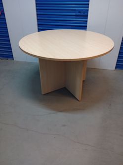 Round table $ 100 in good condition