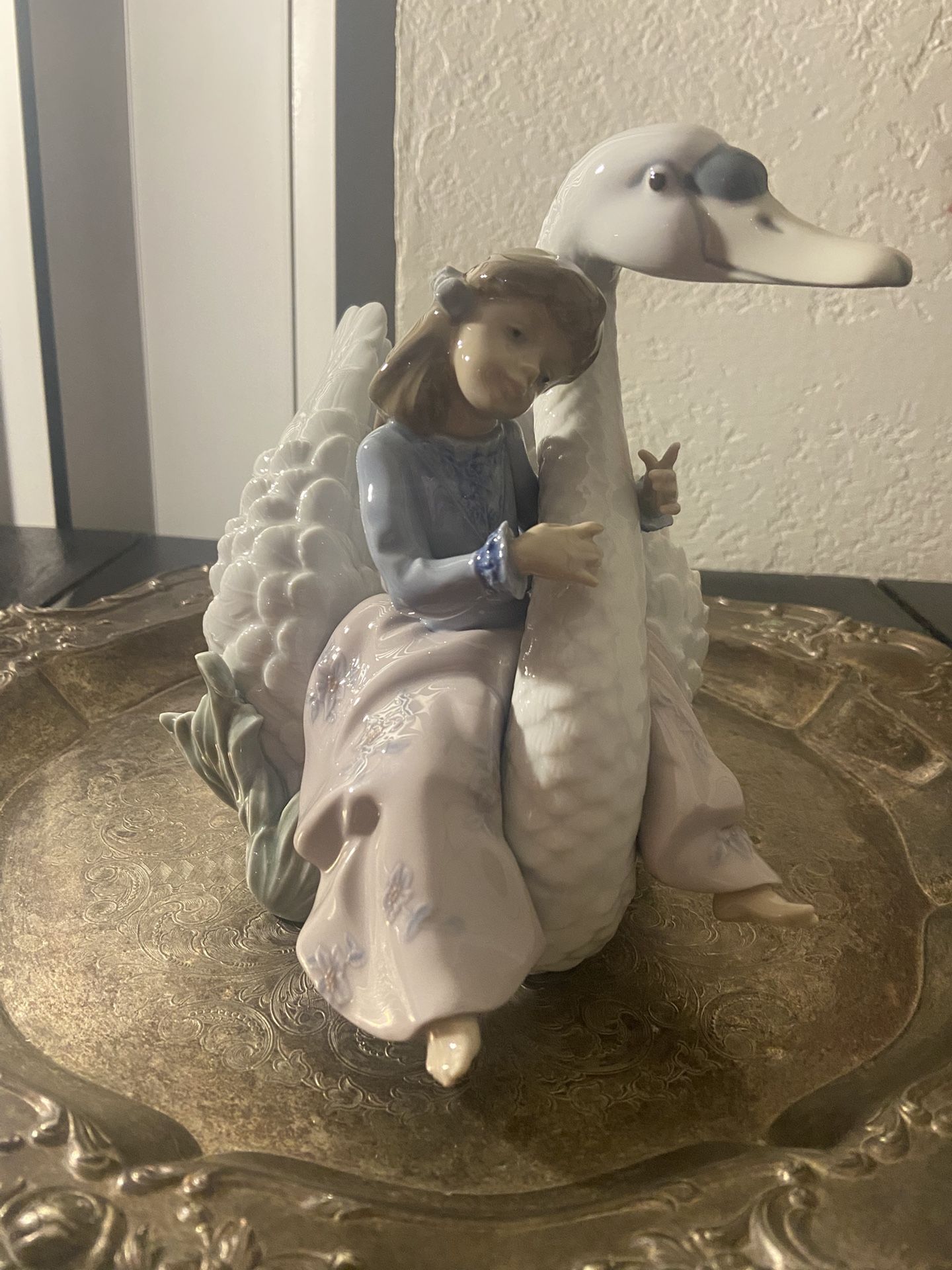 Lladro ( Spain ) 1995 Retired Lladro Swan Song