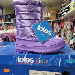 New Girls Snow Boots Size 11