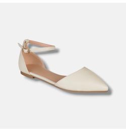 Journee Collection Women's Ivory Reba Ankle Strap Pointed-Toe Flat Shoes Size 10