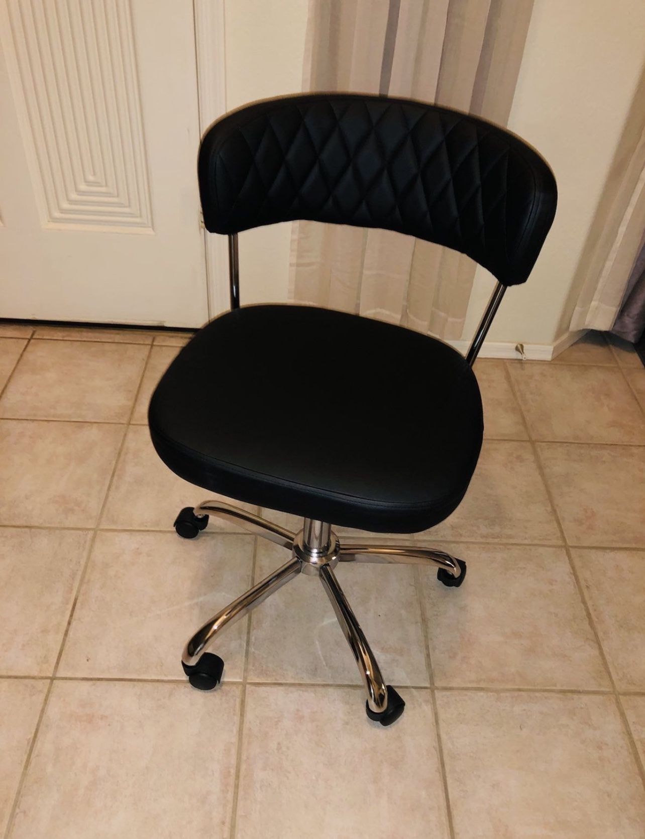 Chair Desk Computer Work Office With Swivel And Rolling Wheels Brand New