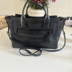 Authentic COACH Swagger Black, Matte, Pebbled Leather Bag