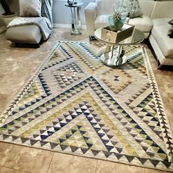 Beautiful Area Rug 6’7” x 9’9” HALLU HAL-07