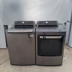 LG Washer And Gas Dryer Laundry Set