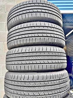 235/55/17 Goodyear Selling a set of 4 tires in excellent condition 🫡