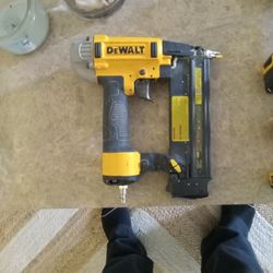 Dewalt Finish Gun