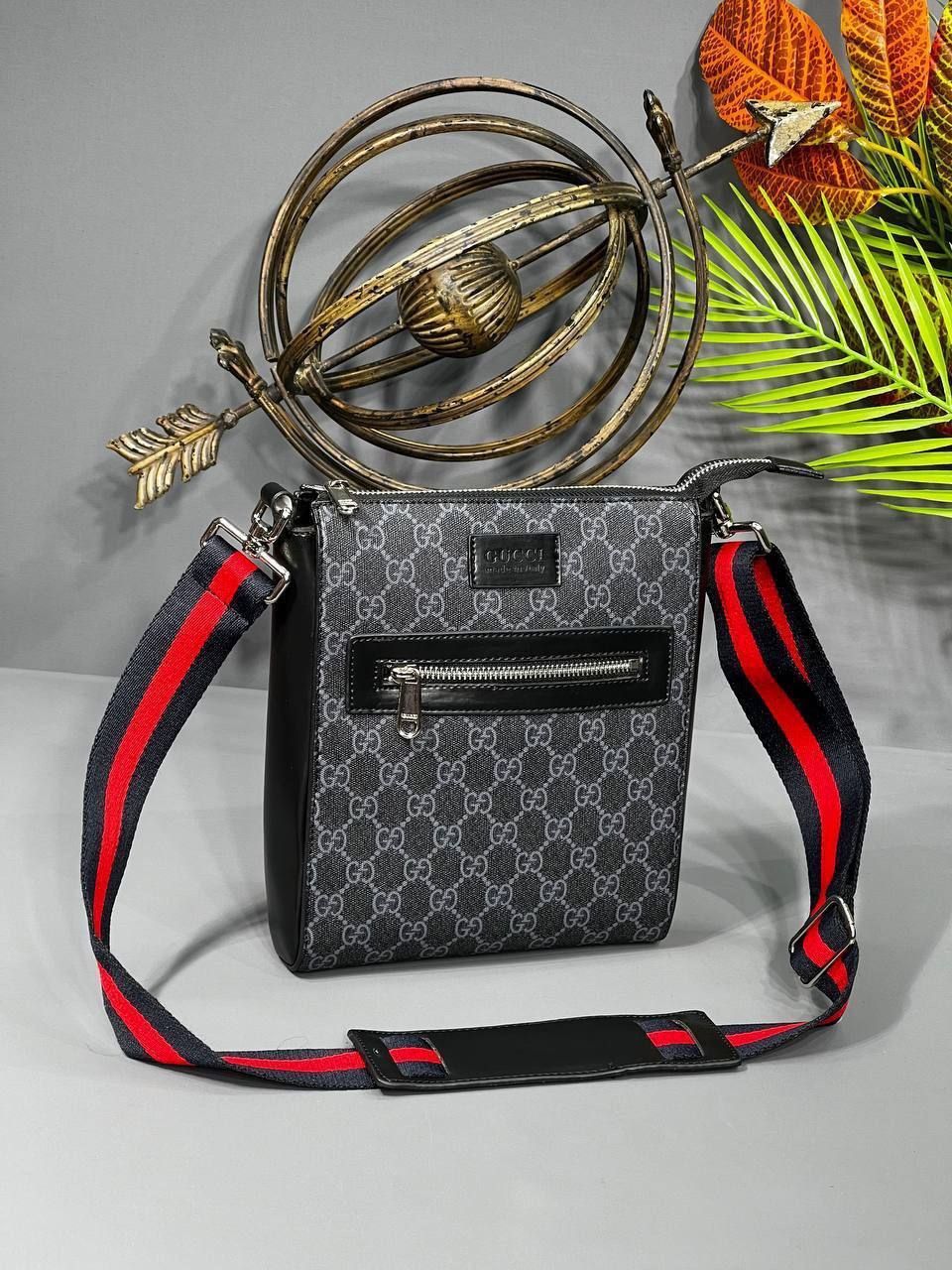 Shoulder bags
