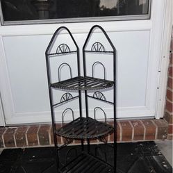 🌿 Black Metal Corner Shelf – Decorative 3-Tier Stand 🌿