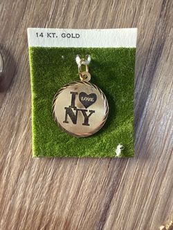 vintage 14-karat gold "I Love NY" pendant charm.
