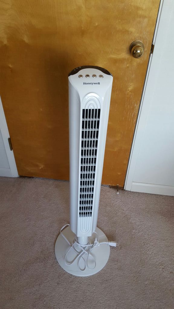Honeywell HYF023W Comfort Control Tower Fan, Wide Area Cooling, White Honeywell Tower Fan