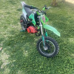 50cc Dirt Bike (Send Offers!)