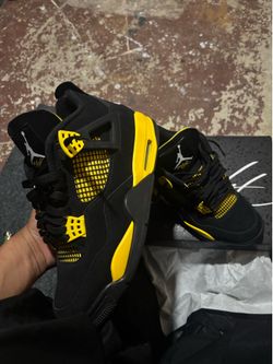 Jordan 4s Retros Thunder