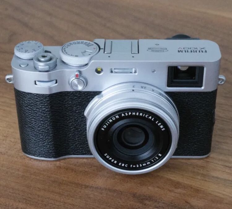 Fujifilm X100V Digital Camera Silver - Mint Condition