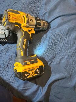 Taladro Dewalt 20  voltios