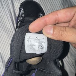 Jordan 13 Court purple brand new, never Worn.