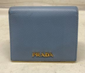 Share PRADA SAFFIANO BLUE LEATHER BIFOLD WALLET WITH COIN POUCH (CMP123558)