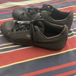 Black Puma Shoes