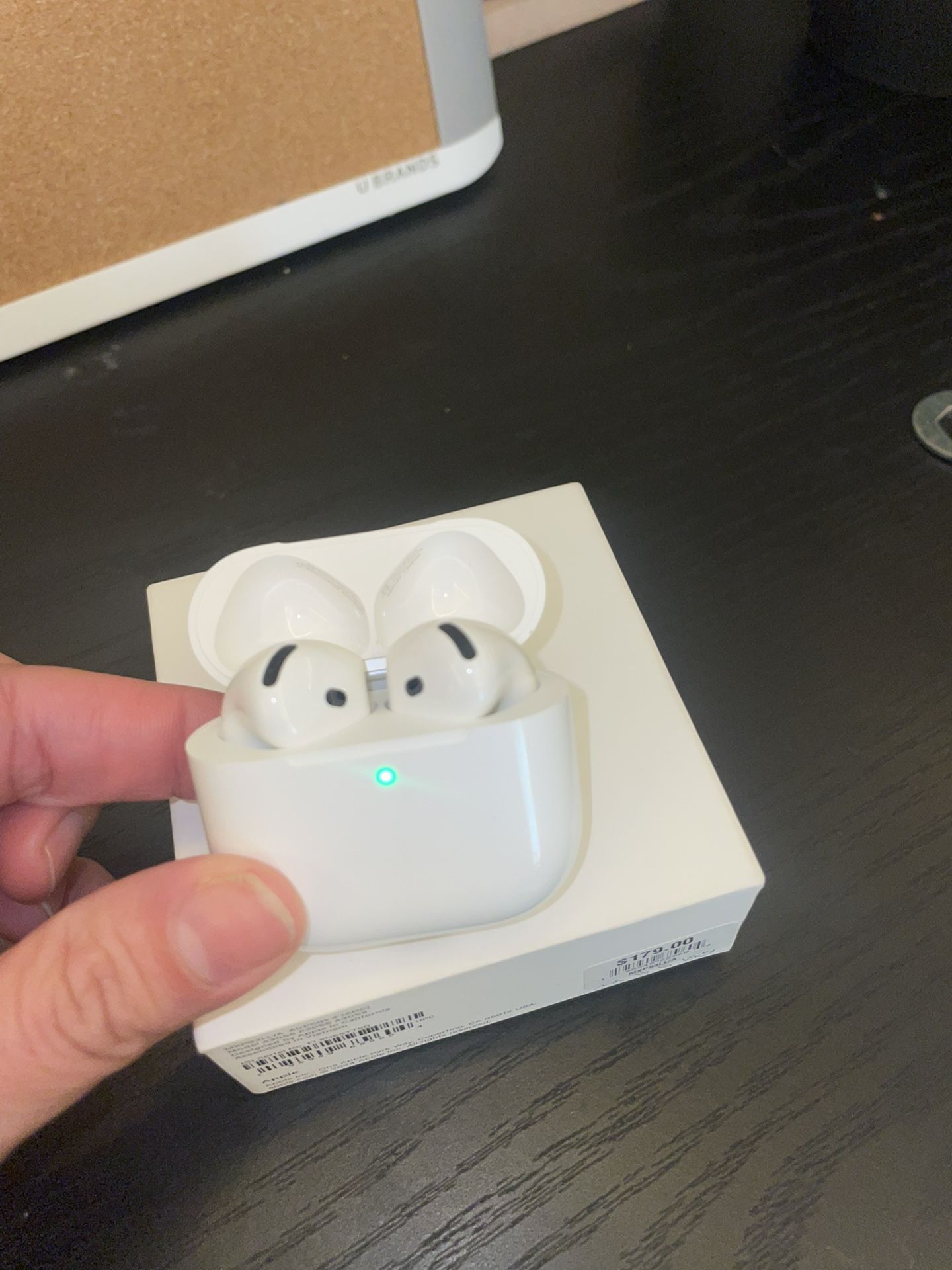 APPLE AIRPOD 4 Noise Cancelling