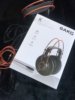 AKG 712 Studio Headphones