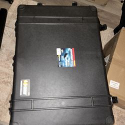 Pelican 1660 Case No Foam (Black) (1660-021-110)