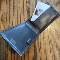 Coach Bo-fold wallet - Black Leather New. 