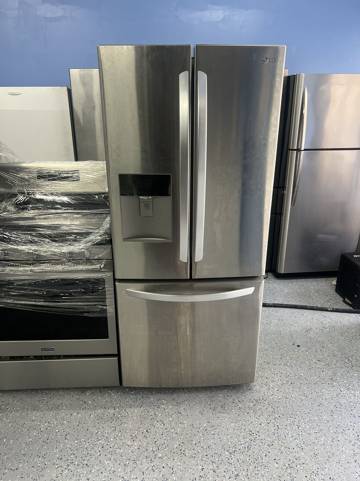 30 Inch Fridge LG 3 Door for Sale in Bronx, NY OfferUp