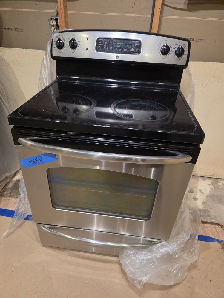 Stove and Microwave