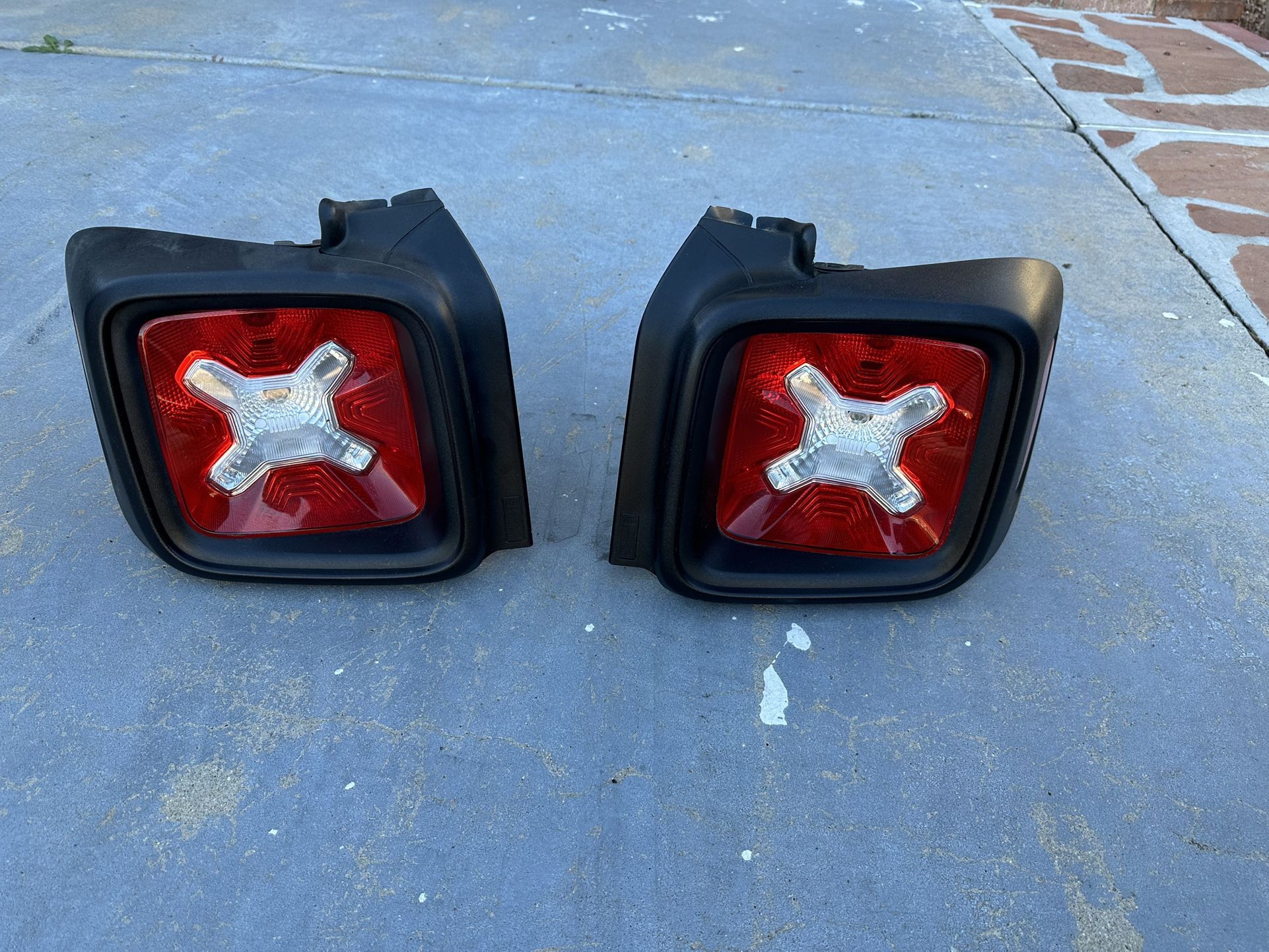 Jeep Renegade Tail Light 2015 - 2023, OEM Original Jeep Renegade Tailight, each side 