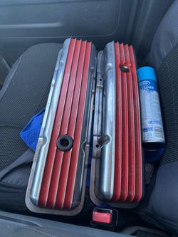 Chevy sbc valve covers minor blemish by bolts hole