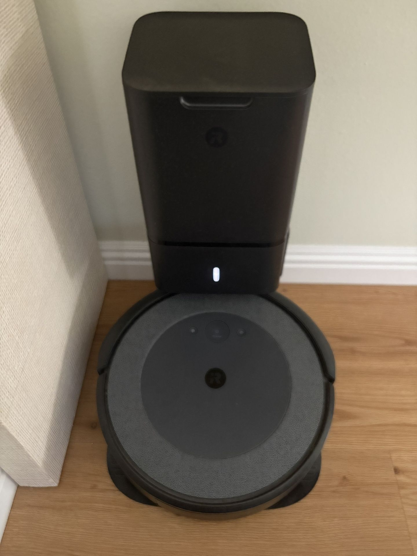 iRobot Roomba Vacuum 