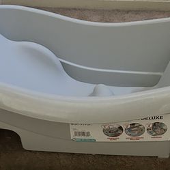 Newborn-to-toddler Tub