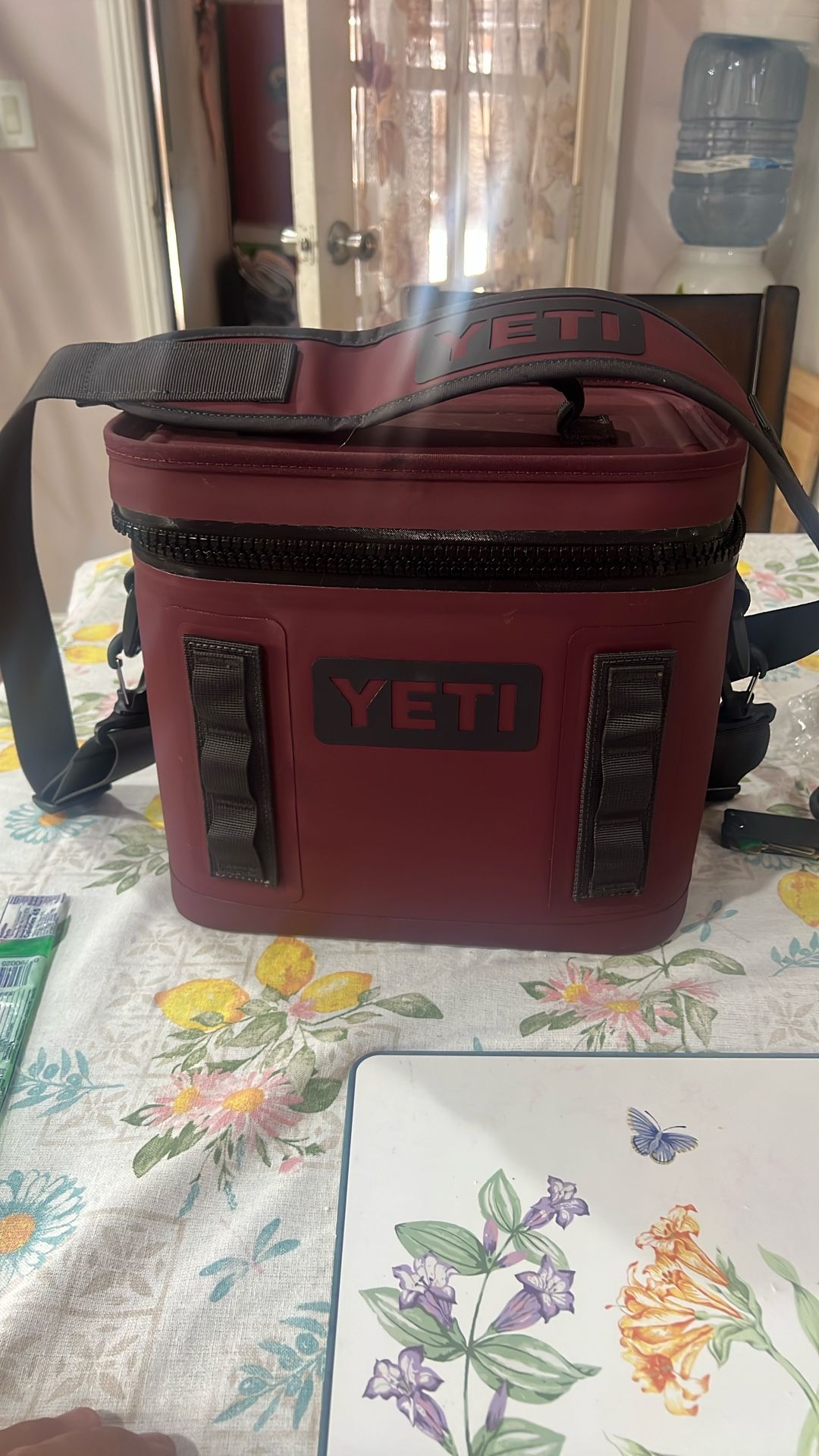 Yeti 8 Can Cooler