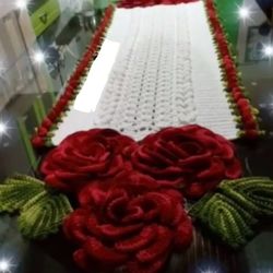 Rose Crochet With Green Leaves 