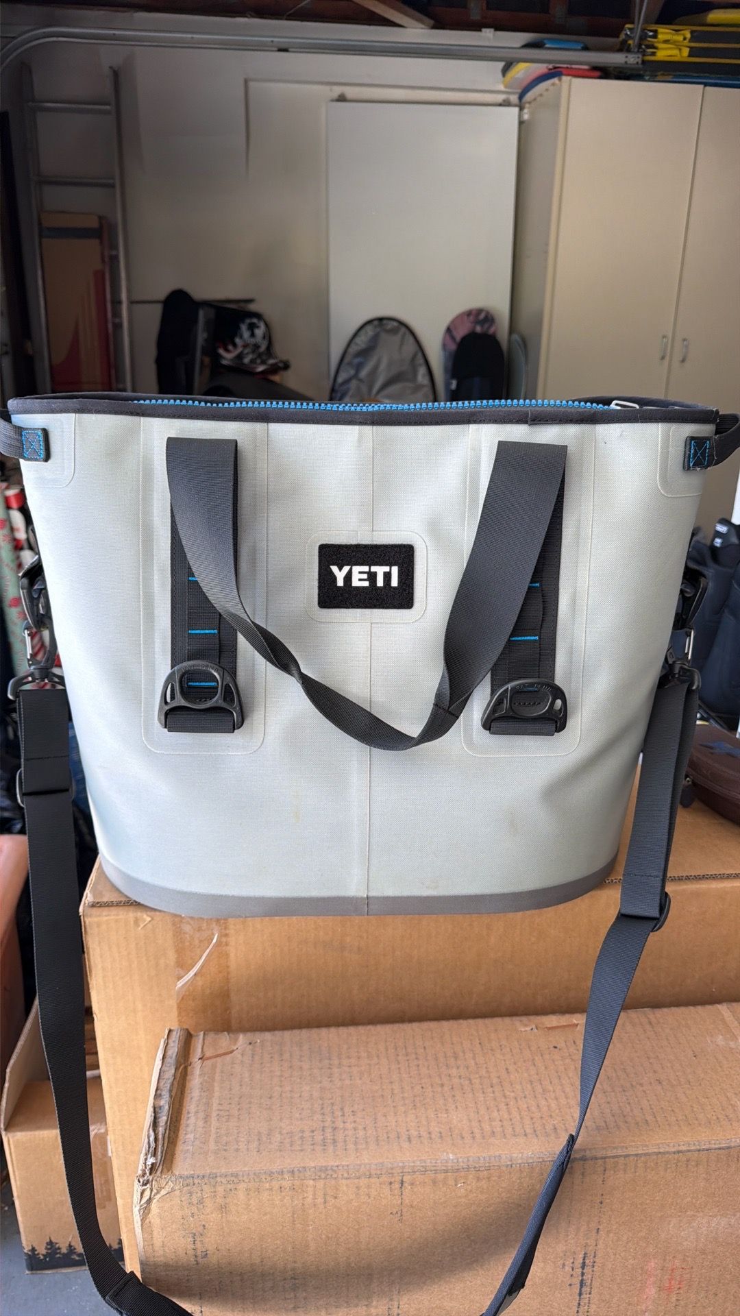 YETI Hopper 30 Soft-Side Portable Zipper Cooler