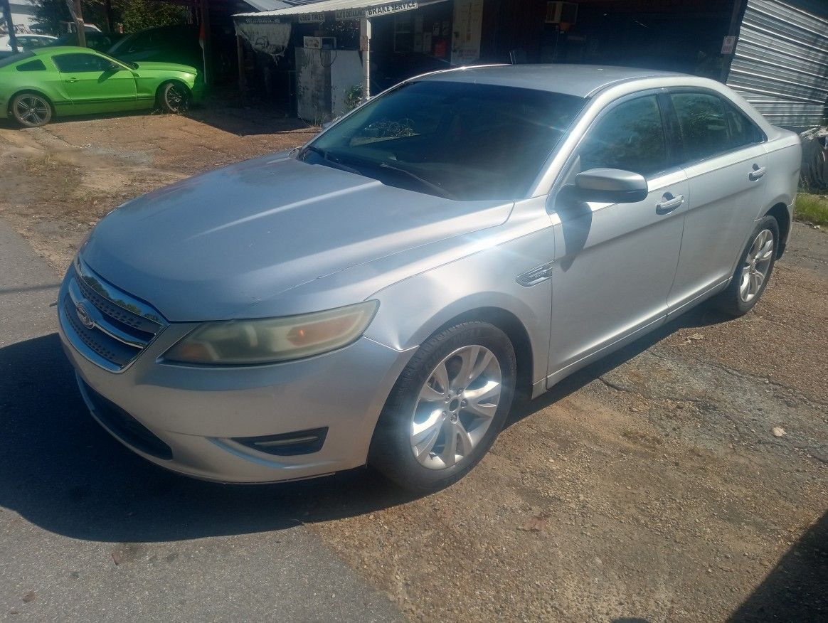 2011 Ford Taurus