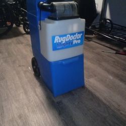 RUG DOCTOR Mighty Pro