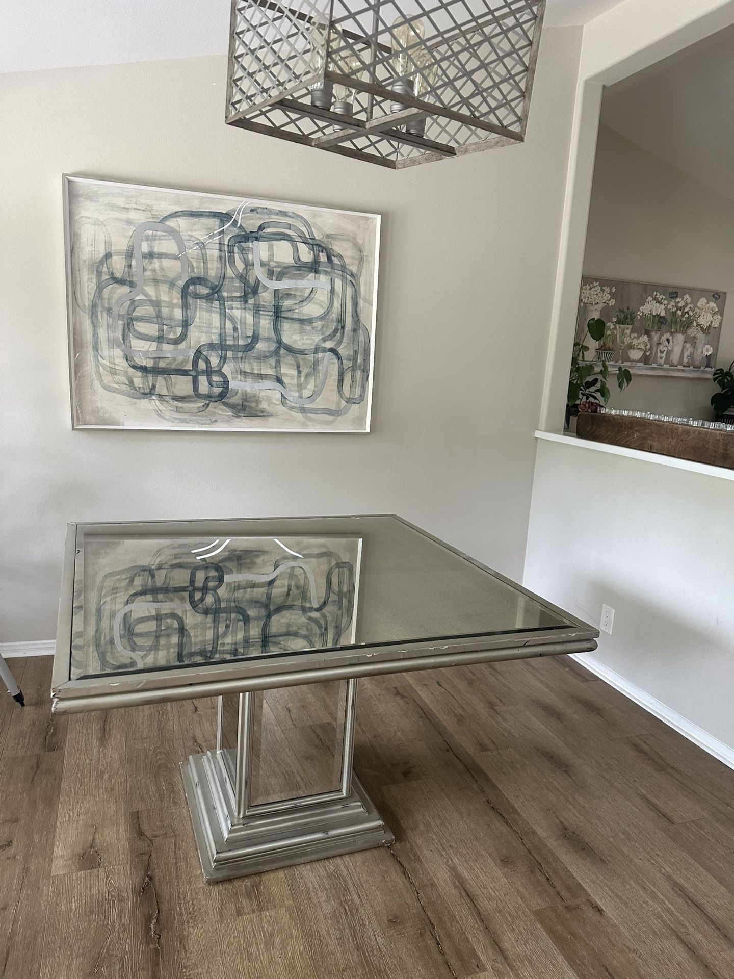 Table good condition
