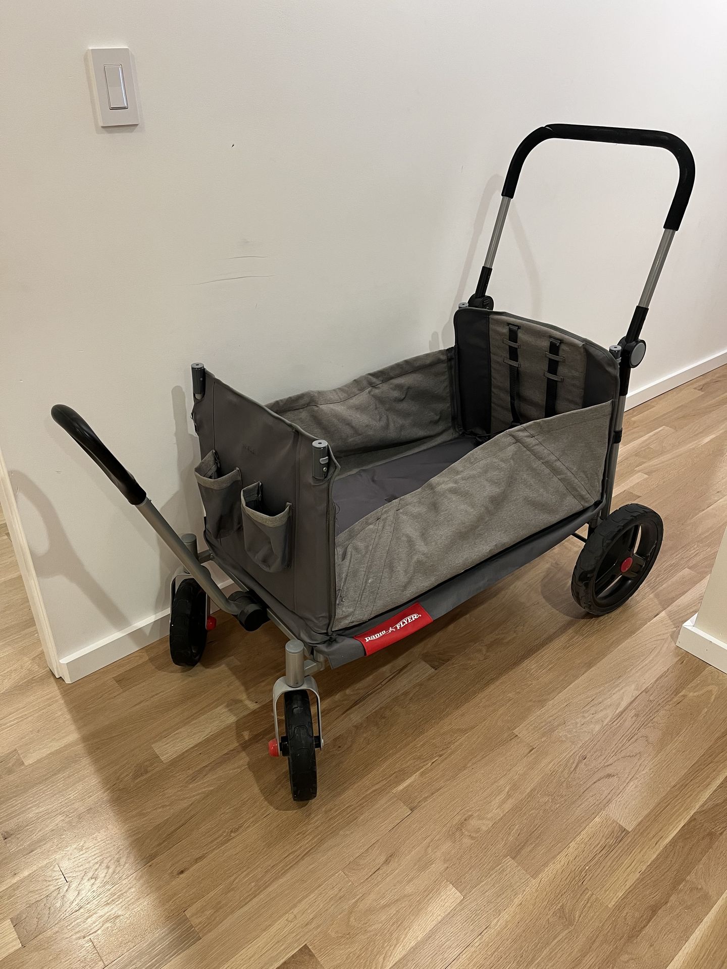 Radio Flyer City Luxe Stroll 'N Wagon Grey