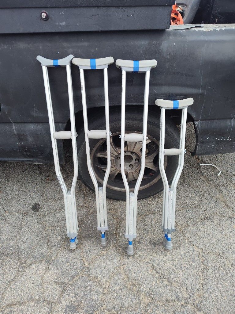 3 Adults and 1 Kids Set Of Guardian Crutches